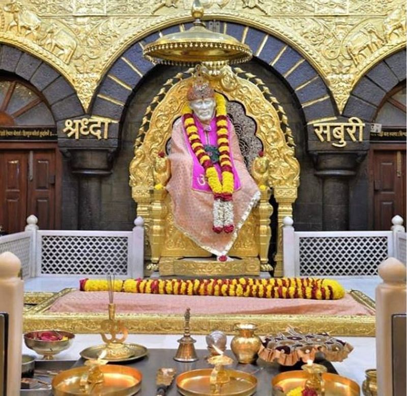 ಕೊರೋನಾ ವೈರಸ್ ಕಾರಣ ಮಾರ್ಚ್ 25ರಿಂದ ಆರಂಭವಾದ ಲಾಕ್ಡೌನ್ ಇದೀಗ ಮೇ ಅಂತ್ಯದವರೆಗೆ ಮಹರಾಷ್ಟರದಲ್ಲಿ ವಿಸ್ತರಿಸಲಾಗಿದೆ