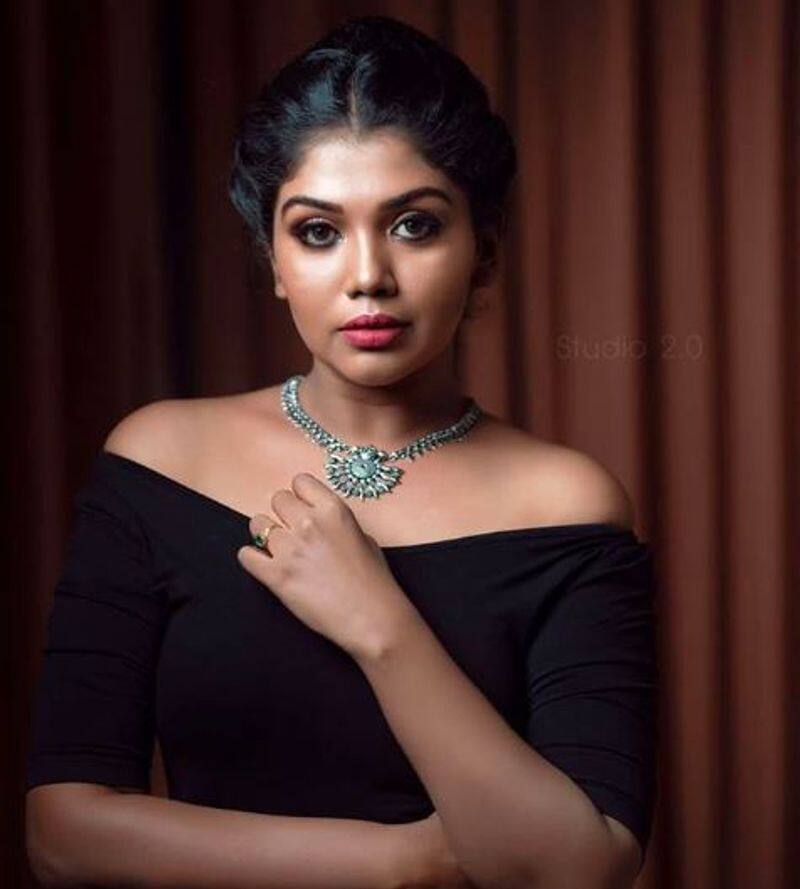 actress rithvika about her crush with tamil actor
