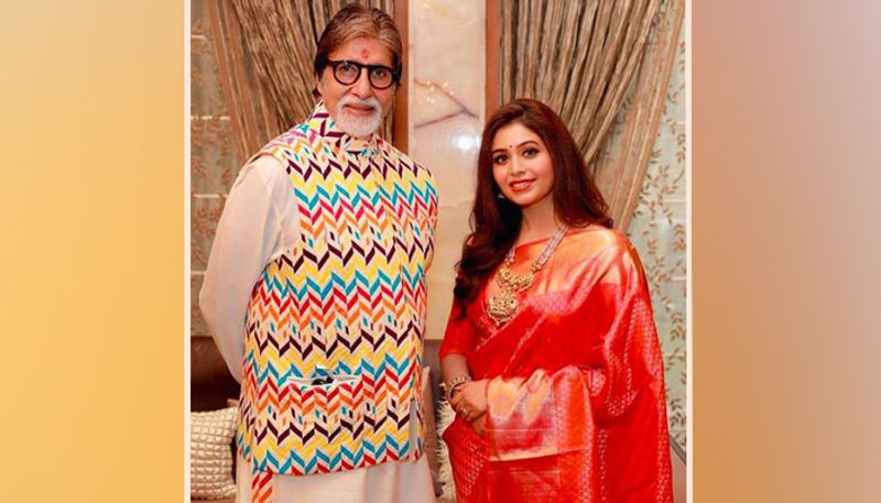 এরপর এক বিজ্ঞাপনের দৌতলে কাজ করার সুযোগ হয় অমিতাভ বচ্চন, ক্যাটরিনা কইফের সঙ্গে। সেখানেই থেকে থাকা নয়, একটি গানে আয়ুষ্মান খুরানার বীপরিতেও কাজ করেছেন ঋতাভরী।