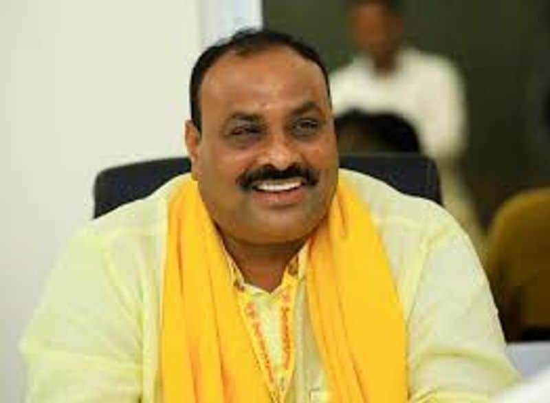 ఆంధ్రప్రదేశ్ రాజకీయాలు ప్రస్తుతానికి మంచి రంజుమీద ఉన్నాయి. రాజకీయ అరెస్టులు, అధికారపక్షం దూకుడు, కేంద్ర బీజేపీ రాష్ట్రంలో పావులు కడుపుతుండడం, పవన్ కళ్యాణ్ కాపు రాజకీయ అజెండాను ఎత్తుకోవడం, రఘురామకృష్ణంరాజు ఎపిసోడ్. అన్ని వెరసి రాజకీయాలు హాట్ హాట్ గా ఉన్నాయి.