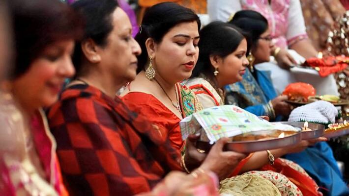 Women should do these 5 things on Karva Chauth Women should do these 5 things on Karva Chauth