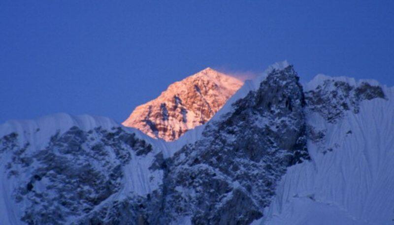 Everest height increase ..! Researchers shocked .. Earthquake is reported to be the cause .. !!
