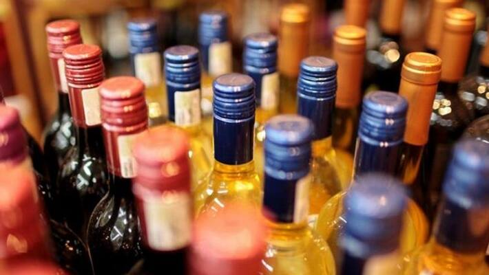 Andhra Pradesh govt cancels license of all bars; fixes Rs 10 lakh non-refundable application fee Andhra Pradesh govt cancels license of all bars; fixes Rs 10 lakh non-refundable application fee