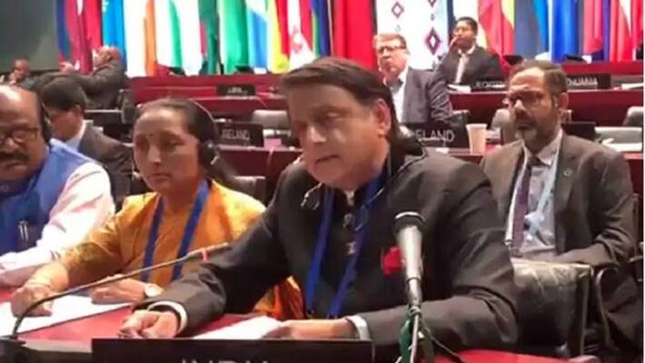 Congress MP Shashi Tharoor Roasts Pakistan On Kashmir Issue Congress MP Shashi Tharoor Roasts Pakistan On Kashmir Issue