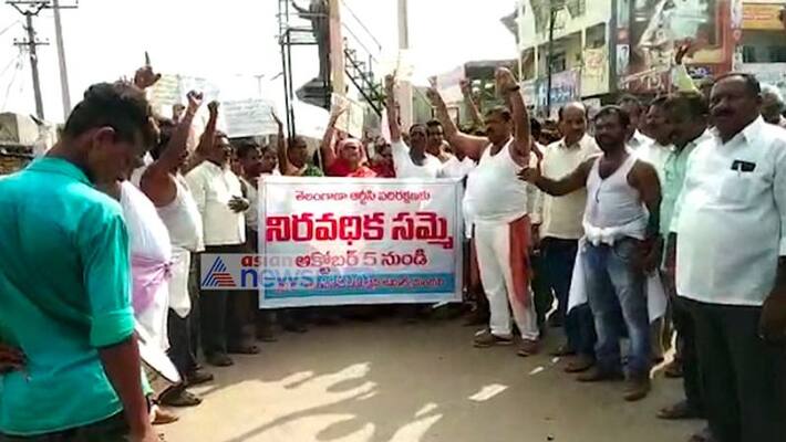 RTC workers attack on private bus driver in nagole RTC workers attack on private bus driver in nagole