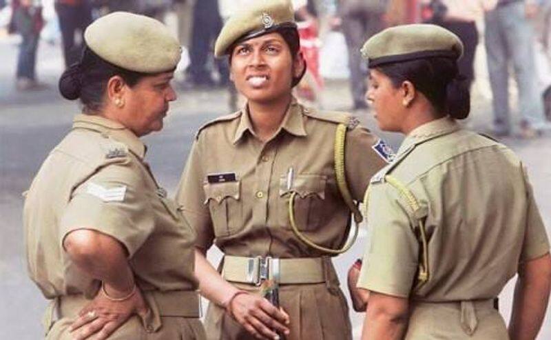 youth proposing women constable  for i love u frank show - boy getting injured by women police