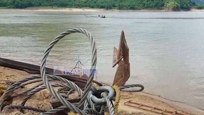 boat sinks in godavari boat sinks in godavari