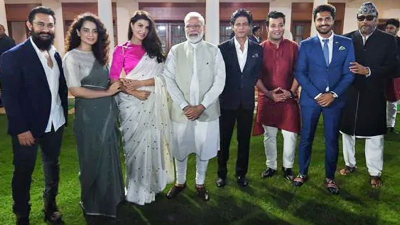 इवेंट में आमिर खान ने अपनी बात रखी थी, 'बापू आदर्शों को लोकप्रिय बनाने के लिए मैं पीएम मोदी की सराहना करता हूं। रचनात्मक लोगों के रूप में बहुत कुछ है, जो हम कर सकते हैं।'