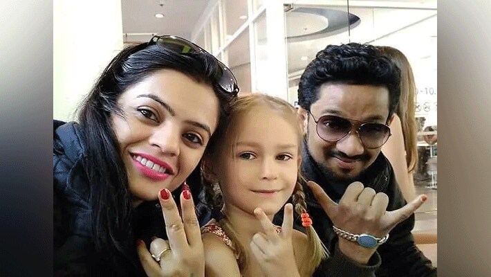नेहा ने सुसाइड नोट में लिखा-मैंने इससे पहले कई बार सीनियरों और अपनी महिला सहकर्मियों की हरकतों के बारे में शिकायत साइबर सेल में की थी। तेलंगाना पुलिस में फोन हैक किए जाने की शिकायत भी दर्ज कराई थी। लेकिन इसमें कोई कार्रवाई नहीं हुई। नेहा ने अपने सुसाइड नोट के जरिए आरोप लगाया है कि भोपाल बीएचईएल के फाइनेंस डिपार्टमेंट में काम करने वाली नीलिमा, रूचिता, कल्पना, स्वाति और नेहा नाम की महिला ने भी उसे मानसिक रूप से प्रताड़ित किया था।