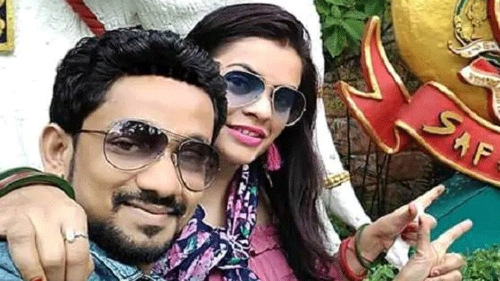 नेहा ने लिखा- मम्मी में हार गई हूं। अब तक मैं आपकी बहादुर बेटी बनकर जी रही थी। लेकिन अब मेरे सीनियर अधिकारियों ने सारी हदें पार कर दीं। मैं जीना चाहती थी और जीना जाहती थी। लेकिन इन लोगों ने ऐसा नहीं होने दिया। बता दें कि यह सुसाइड नोट हिंदी और अंग्रेजी दोनों में लिखा गया है। पुलिस ने मामला दर्ज कर जांच शुरु कर दी है। लेकिन परिजनों सीबीआई जांच की मांग की है।
