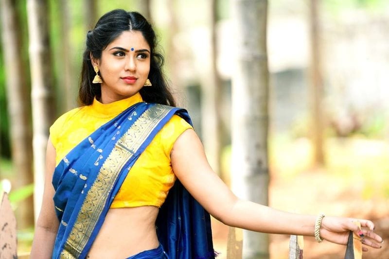 <p>ಹಲವು ವರ್ಷಗಳಿಂದ ಕನ್ನಡ ಚಿತ್ರರಂಗದಲ್ಲಿ ನಿರ್ದೇಶಕಿ, ಬರಹಗಾರ್ತಿ ಹಾಗೂ ನಟಿಯಾಗಿ ಗುರುತಿಸಿಕೊಂಡಿರುವ ಚೈತ್ರಾ ಕೊಟ್ಟೂರು.</p>