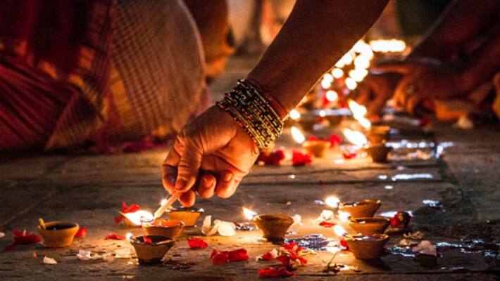 If you notice these things on Diwali night then something good is happen in your life If you notice these things on Diwali night then something good is happen in your life