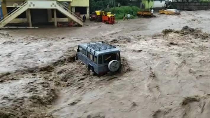 Heavy rains likely to lash Karnataka, Kerala as North-East monsoon gets active Heavy rains likely to lash Karnataka, Kerala as North-East monsoon gets active