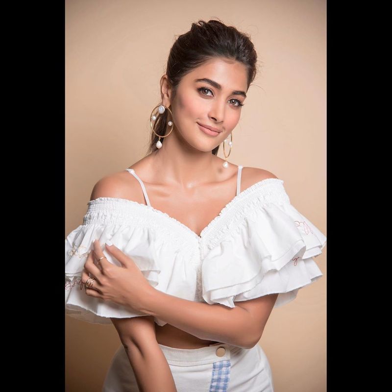 (Courtesy:Instagram)ప్రస్తుతం పూజా హెగ్డే అల.. వైకుంఠపురములో లాంటి క్రేజీ చిత్రాల్లో నటిస్తోంది.