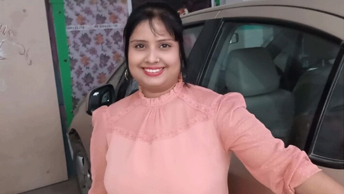 बातचीत के दौरान सिंगर देवी ने लालू यादव के बेटे तेजप्रताप का उदाहरण देते हुए कहा-कि अगर ऐश्वर्या और तेजप्रताप शादी से पहले एक दूसरे को अच्छी तरह से जान लेते तो शायद आज यह दिन नहीं देखना पड़ता। वह दोनों एक-दूसरो को नहीं समझ पाए और ऐसे हालात पैदा हो गए।