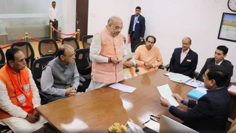 2014 में नरेंद्र मोदी के अध्यक्ष पद छोड़ने के बाद वे गुजरात क्रिकेट एसोसिएशन के अध्यक्ष बने। 2003 से 2010 तक उन्होने गुजरात सरकार की कैबिनेट में गृहमंत्रालय का जिम्मा संभाला। 2012 में नारनुपरा से विधानसभा चुनाव लड़ने से पहले उन्होंने तीन बार सरखेज विधान सभा निर्वाचन क्षेत्र का प्रतिनिधित्व किया। शाह ने अपने राजनीतिक करियर में एक भी चुनाव नहीं हारे।