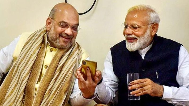 बीजेपी की अपार सफलता के पीछे बीजेपी के अध्यक्ष अमित शाह का महत्वपूर्ण योगदान रहा है। नरेंद्र मोदी से पहली बार 1982 में मिले थे। उन दिनों अहमदाबाद में कॉलेज में पढ़ते थे। मोदी उस समय संघ प्रचारक थे। 1987 में वे भाजपा में शामिल हो गए।