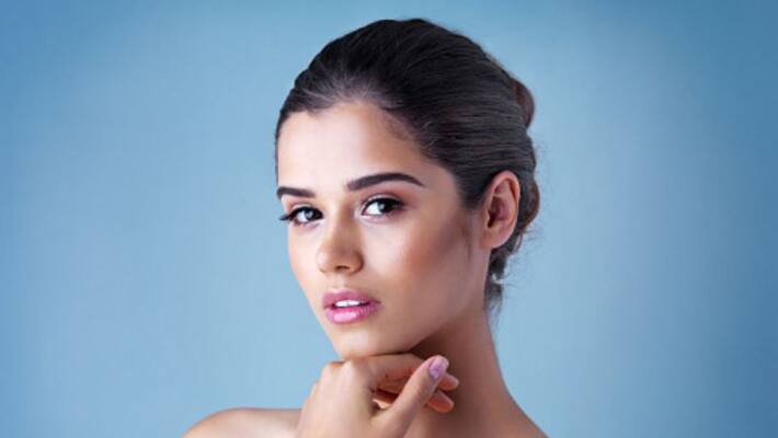 In this season use tomato to get glowing skin In this season use tomato to get glowing skin