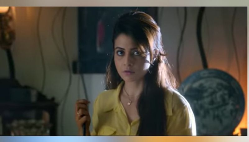 কোয়েলের ব্যক্তিগত এবং পেশাগত জীবন নিয়ে এক সাক্ষাতকারে যা নয় তাই বলেছিলেন স্বস্তিকা।