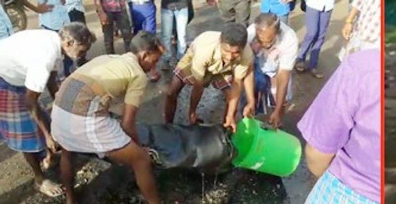 diesel tank from a college bus fell in road