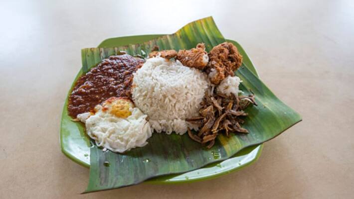 Have you ever eaten food in banana leaf, know its benefits Have you ever eaten food in banana leaf, know its benefits