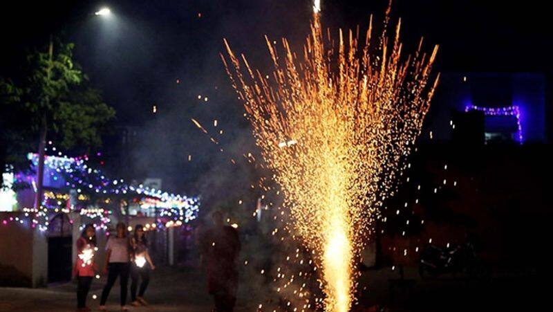Tamil Nadu Government announces the time of crackers