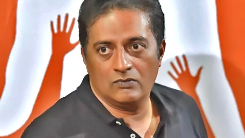 ప్రకాష్ రాజ్: గుడ్ బ్యాడ్ అని తేడా లేకుండా అన్ని రకాల పాత్రలు చేసే ప్రకాష్ రాజ్ విలన్ రోల్స్ చేస్తే మాత్రం కోటిన్నర వరకు అందుకుంటున్నారు. సపోర్టింగ్ రోల్స్ అయితే డైలీ పేమెంట్స్ రూపంలో 10లక్షల వరకు అందుకుంటారని టాక్.