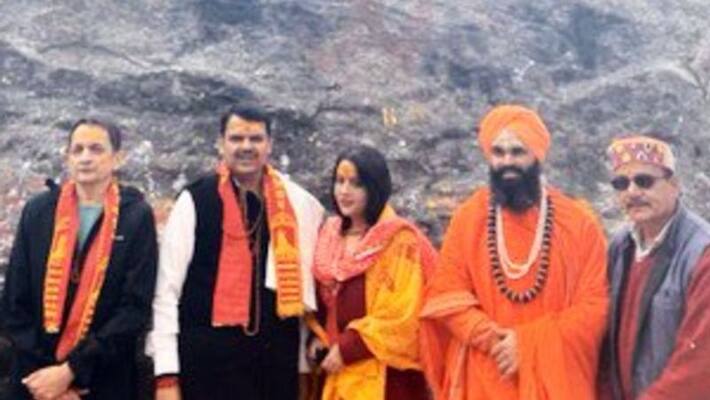 Devendra Fadnavis along with wife visits Kedarnath temple Devendra Fadnavis along with wife visits Kedarnath temple