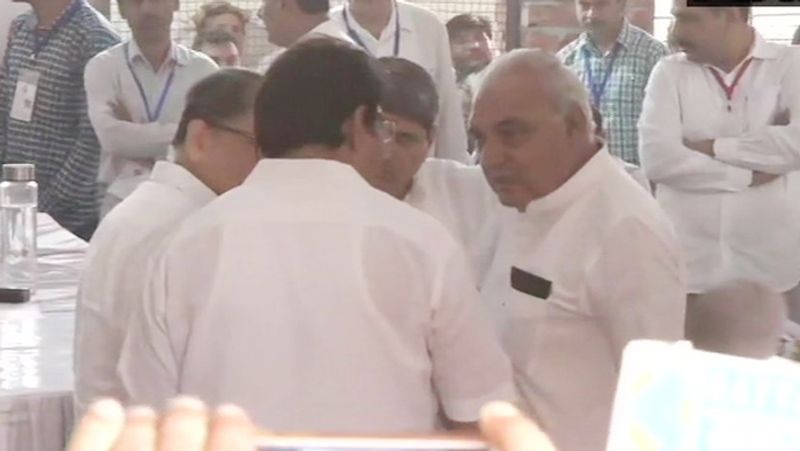 haryana election result 2019: Khattar did not leave the house from morning, the counting center reached Hooda... Such was the situation of the leader