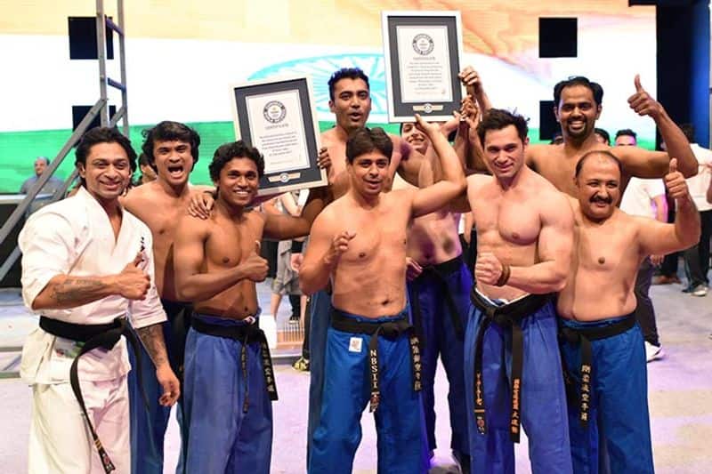 9 martial arts experts made guiness record