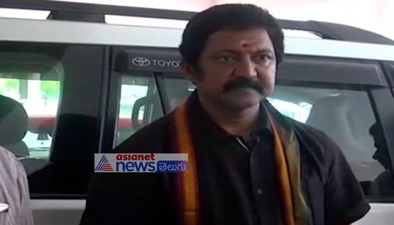 ఆయన వేరే పార్టీలో చేరకుండా గనుక ఉంటే.... వైసీపీ ఏమి చేయలేదు. వారు నేర్పిన సూత్రమే కదా, వల్లభనేని వంశీ సహా ఇతర రెబెల్ ఎమ్మెల్యేల విషయంలో. వారు వైసీపీలో చేరినా చేరినట్టు కాదు. కండువా కప్పుకున్నా, కప్పుకున్నట్టు కాదు. టీడీపీ పార్టీ సభ్యులే.
