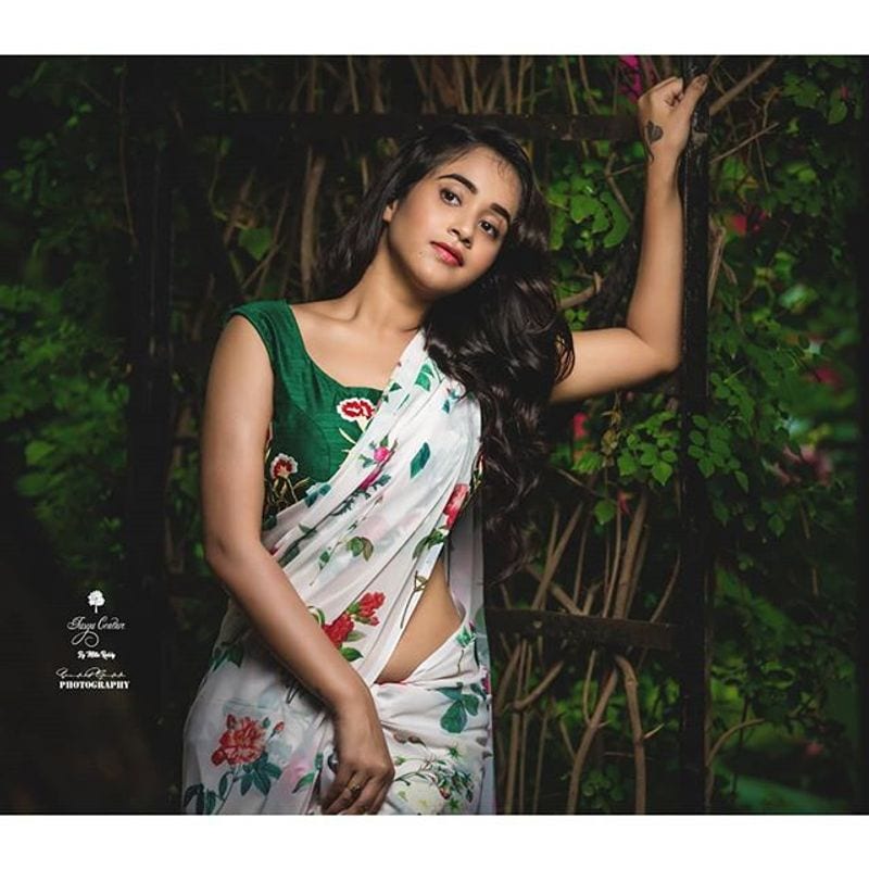 (Courtesy Instagram) (Photography By Venky) మధ్యమధ్యలో కొన్ని చిత్రాల్లో ఫ్రెండ్ రోల్స్ ప్లే చేసింది.