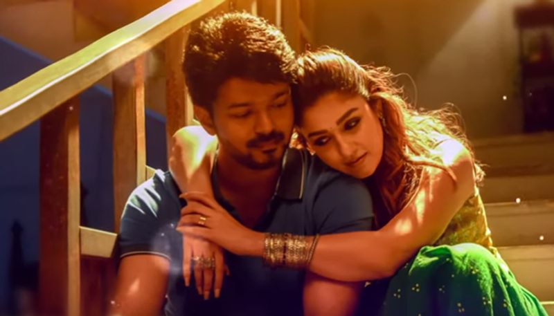 ఫస్టాఫ్ ఓకే, సెకండాఫ్ కేకే : విజిల్ మొదట అరగంట రొటీన్ కమర్షియల్ సినిమా లాగానే... ఫ్యాన్స్ కు పండగ చేసే మ్యానరిజమ్స్ తో మాటలు,పాటలతో సాగుతుంది. కథలో పెద్ద కదిలిక ఉండదు. ఎప్పుడైతే విజయ్ ...తండ్రి రాయప్ప పాత్రలో కనపడతాడో అప్పుడు కథలో ఇంటెన్సిటీ మొదలవుతుంది. ఆ పాత్రే కథకు నిండుతనంతెస్తుంది. ప్రీ ఇంటర్వెల్, ఇంటర్వెల్ ఎపిసోడ్స్ లో అది మరింత పెరుగుతుంది. అయితే ఇలాంటివి చాలా చూసి ఉండటంతో ...ఇంటర్వెల్ దాకా ఏమీ జరిగినట్లు ఉండదు. ప్లాట్ గానే ఉన్నట్లుంటుంది.