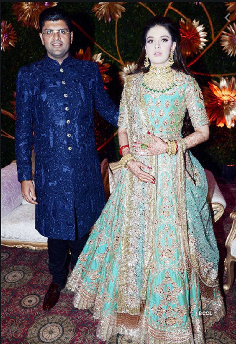शाही शादी समारोह में मेघना और दुष्यंत चौटाला।