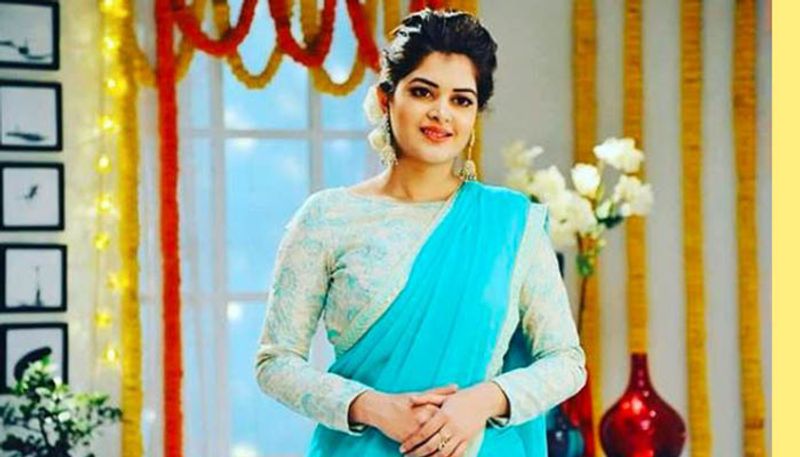 'পাখী', 'ইমন' চরিত্রের জন্যই প্রবল জনপ্রিয় হয়েছিলেন অভিনেত্রী। নিজের পরিচিতিতে নয় বরং সিরিয়ালের নামের পরিচিতিতেই যেন একডাকে সবাই চেনে তাকে।