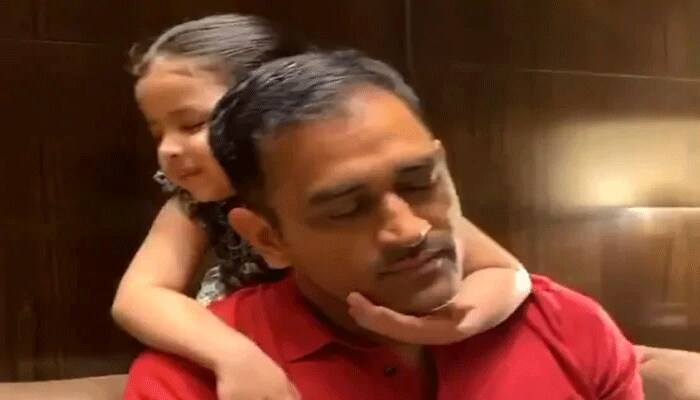 Ziva dhoni cross nearly 2 million fan followers in social media