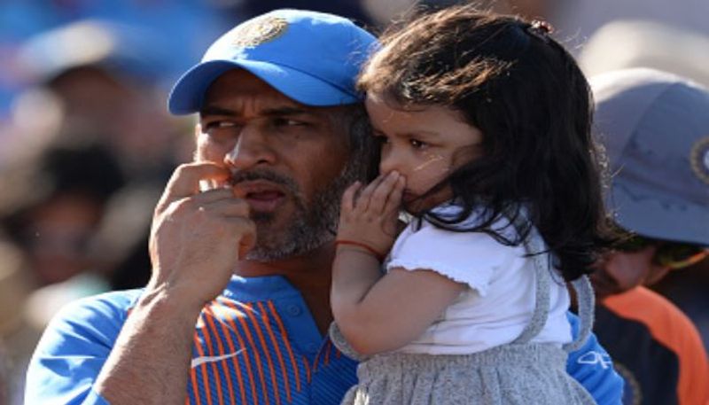 Ziva dhoni cross nearly 2 million fan followers in social media