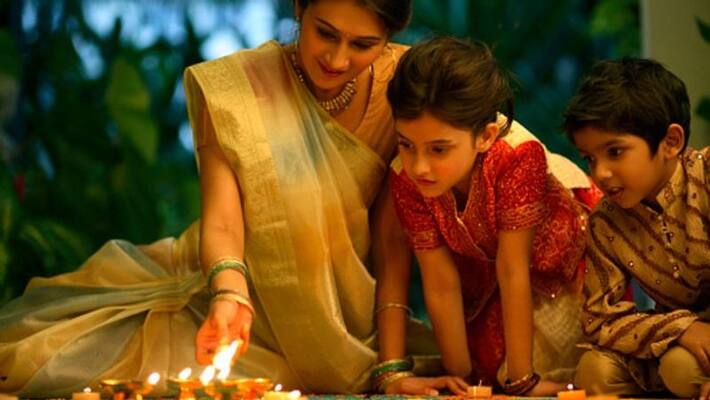 Healthy tips to keep yourself safe in Diwali Healthy tips to keep yourself safe in Diwali