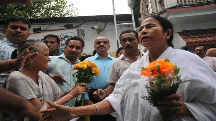 Mamata Banerjee shares picture of Kali idol of her house Mamata Banerjee shares picture of Kali idol of her house