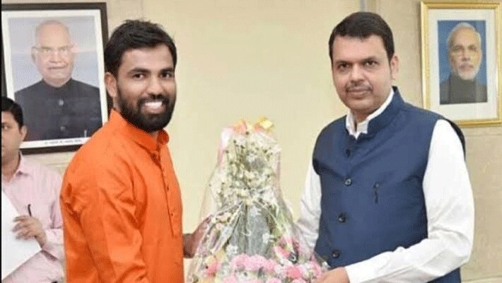 राम सतपुते मुख्यमंत्री देवेंद्र फडणनवीस का करीबी माना जाता है। वह राजनीति में आने से पहले अखिल भारतीय विद्यार्थी परिषद से जुड़े रहे हैं। वह प्रदेश में अभाविप प्रदेश महामंत्री पद की कमान भी संभाल चुके हैं। फिर वह भाजपा के युवा मोर्चा में शामिल हो गए।