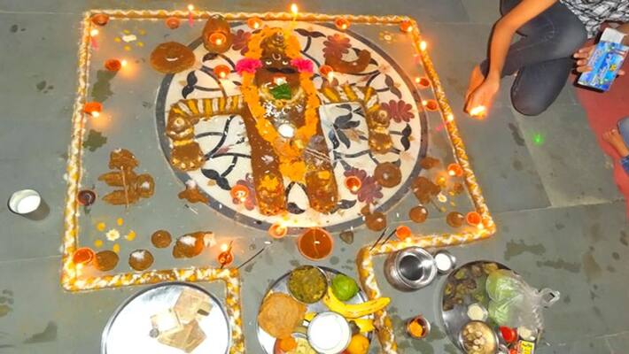story and interesting things about Govardhan Parvat story and interesting things about Govardhan Parvat
