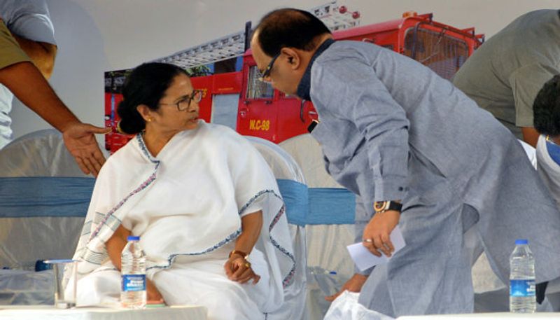 জবাবে শোভন বলেন, 'সেটা বলতে পারছি না। তবে আমার সাত থেকে আট কেজি ওজন কমেছে।'