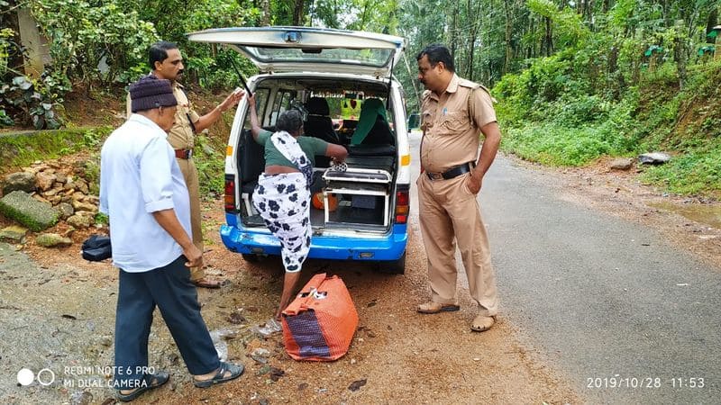 kattakada janamaithri police helps old woman