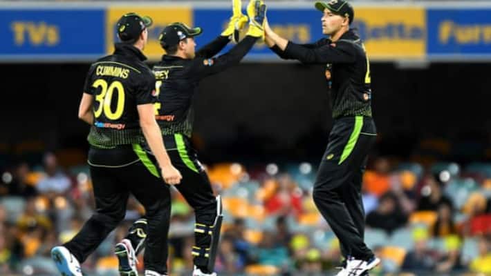 sri lanka lost early 3 wickets in second t20 against australia sri lanka lost early 3 wickets in second t20 against australia