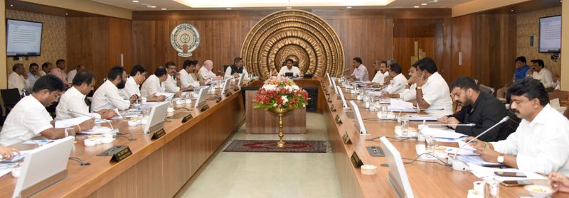 ఏపీ కేబినెట్ సమావేశంలో ప్రసంగిస్తున్న సీఎం వైఎస్ జగన్