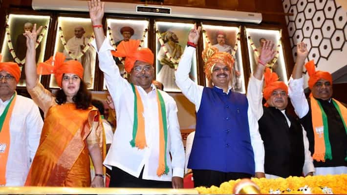 BJP is meeting to choose the leader of the legislative party after the Maharashtra assembly elections BJP is meeting to choose the leader of the legislative party after the Maharashtra assembly elections