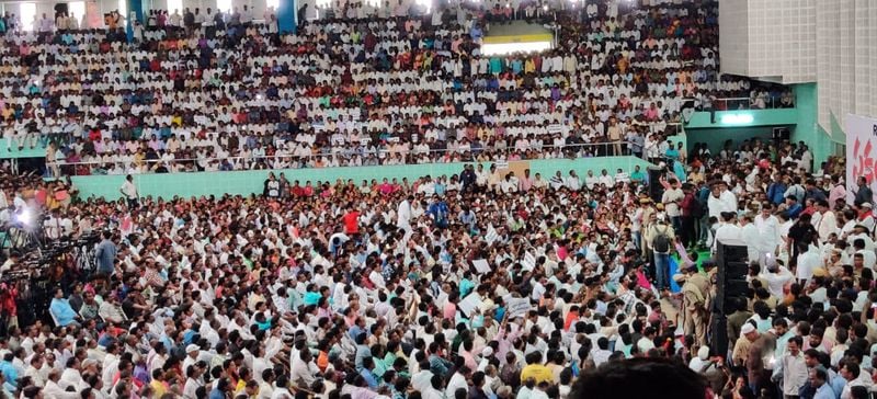 ఆర్టీసీ సకల జనుల సమర భేరీ సభకు హాజరైన కార్మికులు