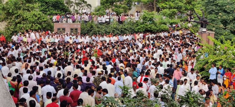 సకల జనుల సమరభేరి సభలో ఆర్టీసీ కార్మికుల కుటుంబాలు