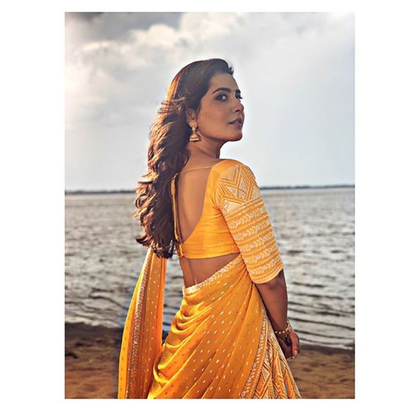 Telugu Actress Rashi Khanna Shares Hot Photos