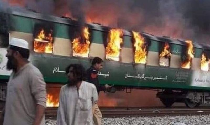 pakistan train accident family was boiling egg in tezgam express 2 gas cylinder blast